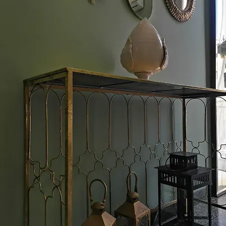 Indelli 招待所 莫诺波利