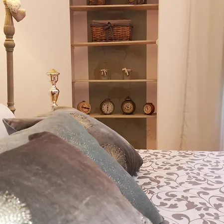 Indelli 招待所 4*